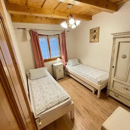 Toelgyfa Apartman Apartment