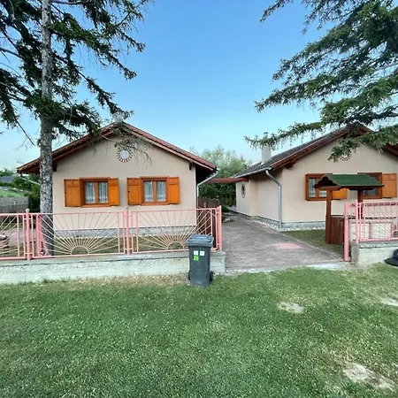 Apartman Tölgyfa 75 *