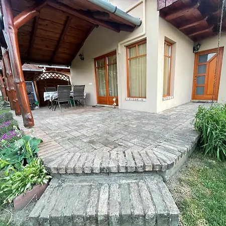 Toelgyfa Apartman Balatonkeresztur