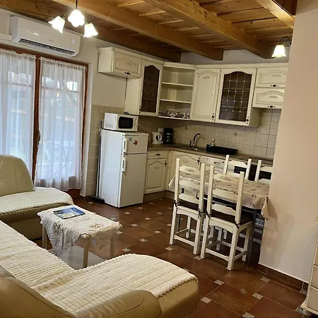 Tölgyfa 75 Apartman