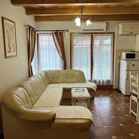 Toelgyfa Apartmán Balatonkeresztúr