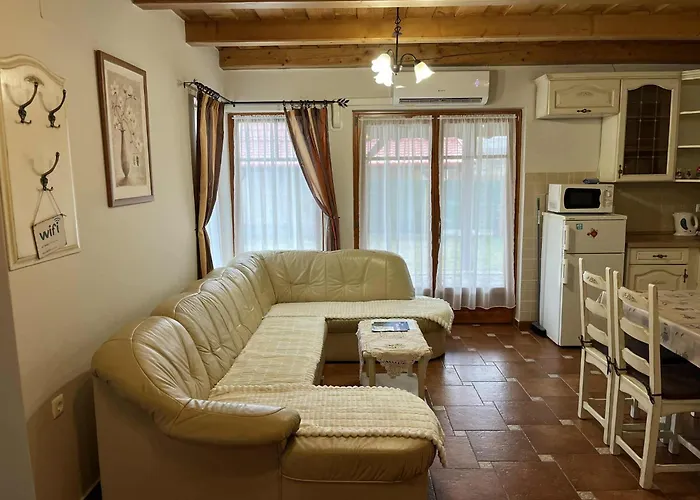 Toelgyfa Apartmán Balatonkeresztúr